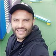 Soy profesor de desarrollo motor o educación física, con una alta capacidad para desenvolverme en clases tanto presenciales como virtuales